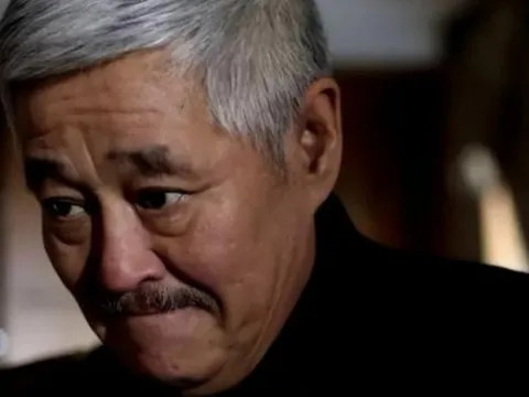 Từ đứa trẻ mồ côi, người đàn ông “ngoi” lên kinh doanh lĩnh vực truyền thông - điện ảnh: Về già sở hữu khối tài sản hơn 600 nghìn tỷ đồng, mua phi cơ riêng