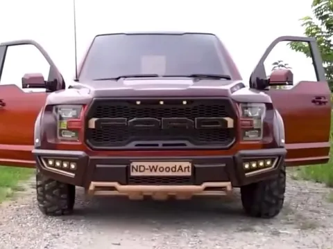 Tự chế F-150 Raptor tặng bố, YouTuber hơn 2 triệu người theo dõi chia sẻ: To gần bằng xe thật, chạy tối đa 30 km/h, chở được nửa tấn hàng