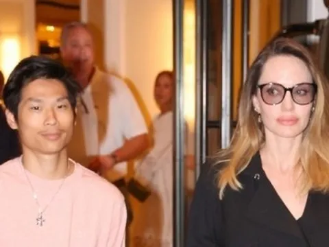 Angelina Jolie thanh lịch xuống phố cùng con trai nuôi gốc Việt