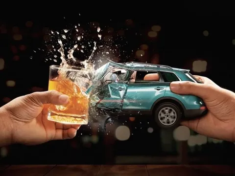 Sau khi uống rượu bia bao lâu thì được lái xe?