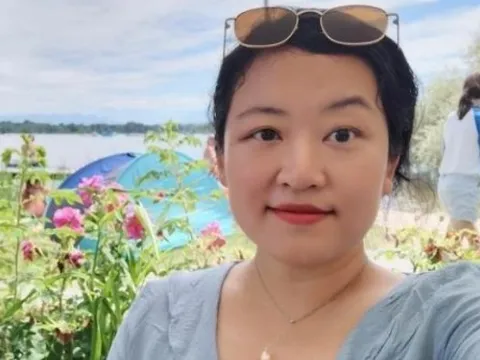 Bỏ việc ở tập đoàn lớn với mức lương cao, cô gái 35 tuổi bán đồ cũ ngoài chợ: Hạnh phúc khi không phải tăng ca, nghe sếp mắng