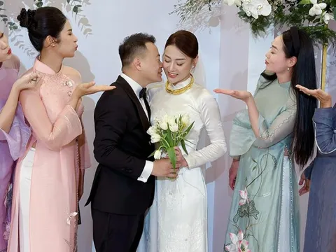 Hoa hậu Ngọc Hân và dàn sao Vbiz đổ bộ lễ ăn hỏi của Phương Oanh - Shark Bình