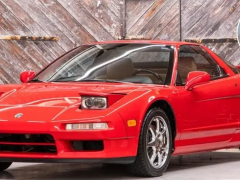 BST toàn Ferrari, Lexus, tỷ phú lập dị này vẫn mê mẩn một mẫu xe 33 năm tuổi đến từ Nhật Bản: Tặng cho cả bạn bè và nhân viên suốt 15 năm