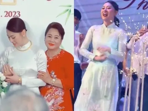 Hé lộ cảnh Shark Bình được mẹ Phương Oanh trao vàng, nhảy vui vẻ với nhà vợ trên sân khấu