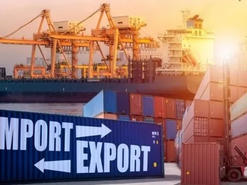Infographics | Việt Nam xuất siêu 15,23 tỷ USD trong 7 tháng năm 2023