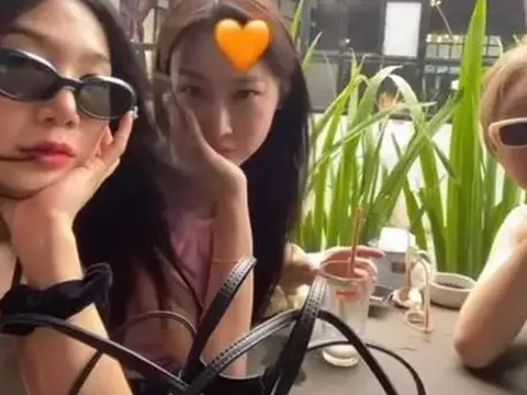Dàn dancer của BLACKPINK mê đắm cà phê Việt Nam