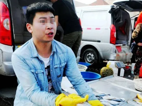 Là chủ cửa hàng hải sản nhưng lại đi mua tôm ở chỗ khác về ăn, người đàn ông nhận bài học nhớ đời vì bị phạt hơn 36 triệu đồng
