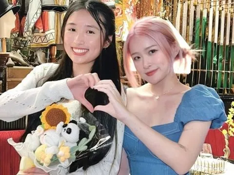 Jenny Huỳnh và Chao: 2 tiểu thư giàu giỏi chung khung hình, check-in đúng nơi BLACKPINK ở khi đến Hà Nội