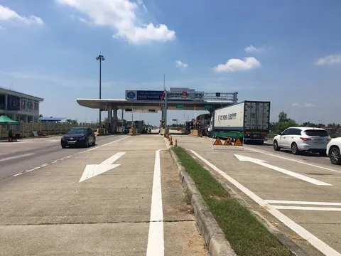 Tài xế lấn làn, so kè và hành xử côn đồ trên cao tốc Đà Nẵng - Quảng Ngãi