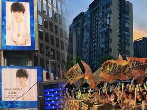 Fan hâm mộ Trung Quốc "chịu chi": Vé concert ngang giá biệt thự, "mua" cả đất trên mặt trăng cho idol