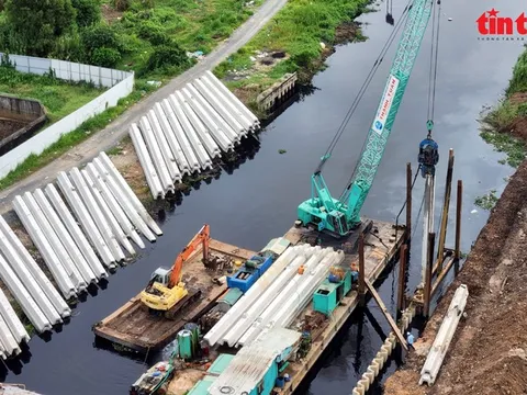 Dồn lực thi công dự án xây dựng hạ tầng và cải tạo kênh Tham Lương - Bến Cát - rạch Nước Lên