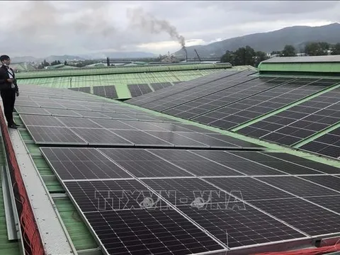 Vì sao chưa phát triển điện mặt trời mái nhà khu công nghiệp?