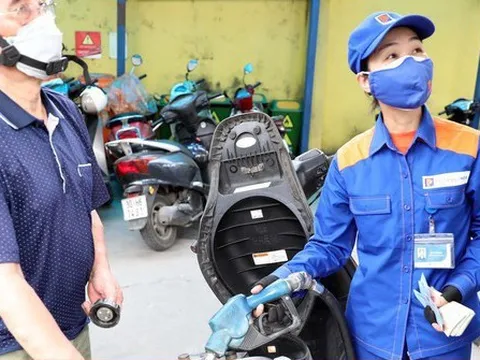 Kiểm tra 4 đầu mối kinh doanh xăng dầu