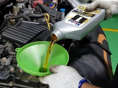 Hướng dẫn tự thay nhớt động cơ cho ô tô