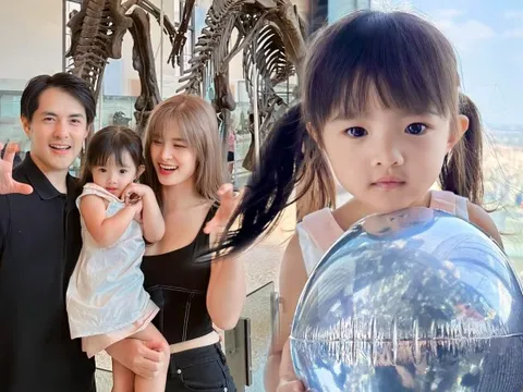 Đông Nhi, Hà Tăng, Tú Anh và các bà mẹ nổi tiếng đưa con vi vu du lịch nước ngoài trước thềm năm học mới