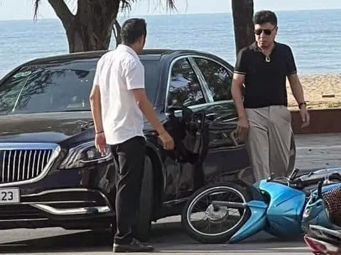 Đằng sau những bức ảnh TNGT: Quay đầu sang đường, Mercedes-Maybach S-class bị đâm gãy gương hậu