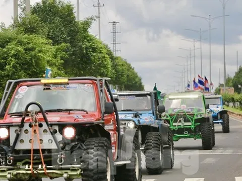 Hàng trăm ô tô địa hình diễu hành ở Đắk Lắk