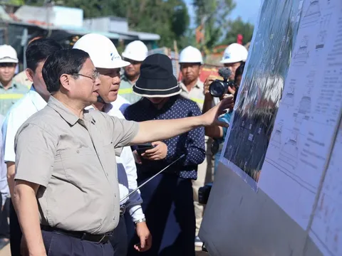 Thủ tướng thị sát các dự án trọng điểm ở Đồng Tháp