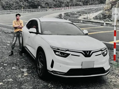 Chủ xe VinFast VF 8 sau 1.000km cập nhật phần mềm: 'Hết nhiều lỗi, tự lái mượt nhưng bị tắt bớt tính năng'