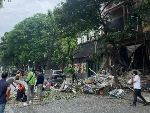 Nổ lớn tại nhà dân, nhiều người bị thương