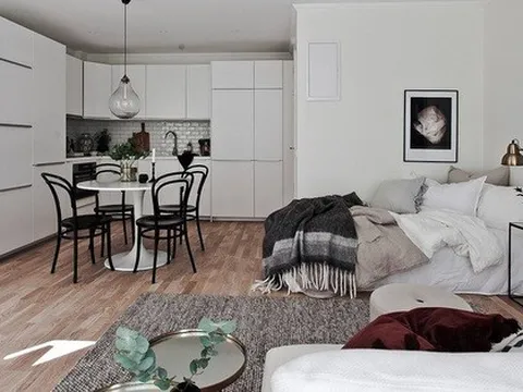 Căn hộ 31m2 sử dụng gam màu trắng làm chủ đạo giúp không gian thoáng rộng bất ngờ