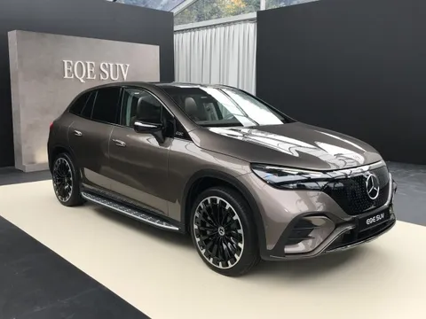 Mercedes-Benz EQB, EQE, EQS SUV chốt lịch ra mắt Việt Nam: Giá từ 2,289 tỷ, có loạt trạm sạc ở khách sạn, resort 5 sao