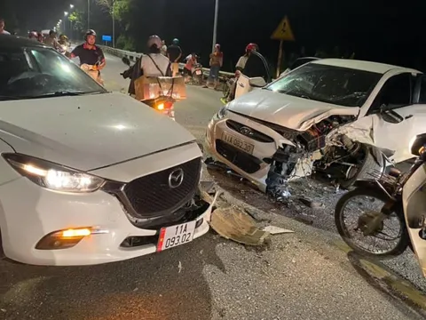 Đằng sau những bức ảnh TNGT: Mazda3 thử độ cứng khi đấu đầu cùng Hyundai Accent