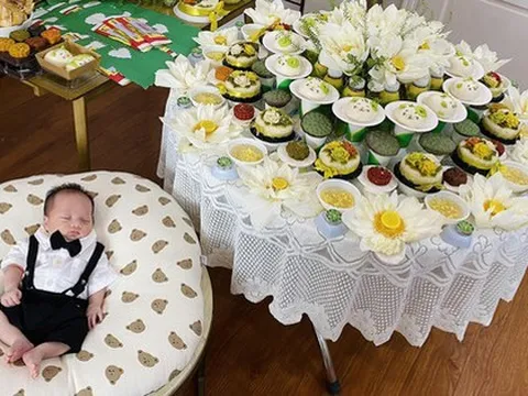 Đam mê hoa sen, mẹ sáng tạo mâm cỗ đầy tháng ngập sắc sen cho con được hội chị em khen ngợi