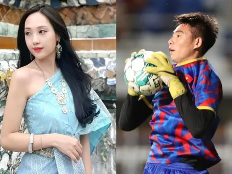 Thủ môn U23 Việt Nam được bạn gái cổ vũ trận chung kết, nàng WAG diện trang phục Thái Lan đầy quyến rũ
