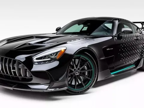 Siêu xe Mercedes-AMG GT Black Series P One Edition được bán đấu giá