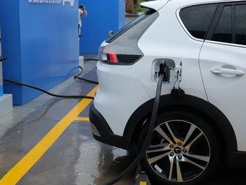 Đây là mẹo cho ai thích sạc ô tô điện nhanh mà không muốn chai pin quá nhiều