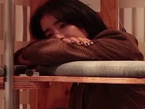 Vào quán cà phê để... ngủ đứng