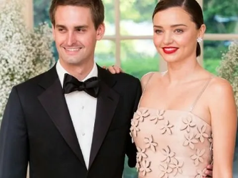 Miranda Kerr mang thai con thứ 3 cho tỷ phú kém 7 tuổi