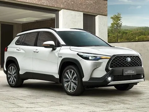 Toyota Corolla Cross bán quá chạy, C-HR từng về Việt Nam bị lãng quên và khai tử luôn ở một thị trường