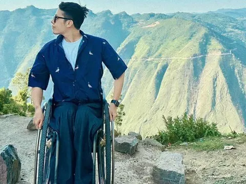 Chàng trai liệt nửa người vẫn phượt xuyên Việt, hành trình khiến bao người khâm phục