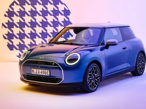 MINI Cooper 2024 ra mắt: Ngày càng tối giản, bỏ gần hết nút bấm, chạy hơn 400km/sạc
