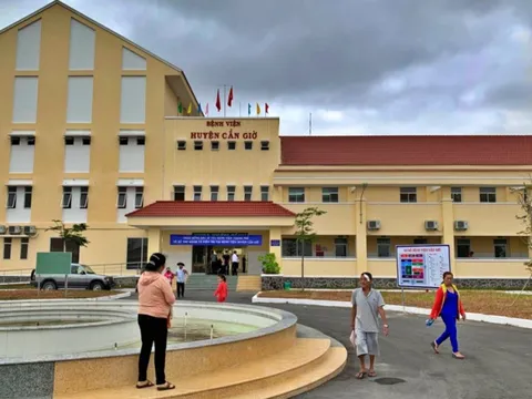 Tp.HCM: Y tế ngoại thành thiếu bác sĩ, cần giải pháp thu hút nhân sự