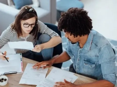 Bí mật cách chi tiêu của một cặp vợ chồng giúp họ chưa một lần phải cãi vã về tiền bạc