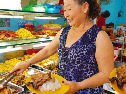 Quán cơm tấm duy nhất ở Sài Gòn có món chả cua nướng nồi gang, đỉnh nhất là miếng sườn bự tràn dĩa