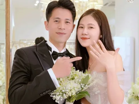 Yêu nhau 8 năm, quý tử đã 8 tháng Đình Trọng và vợ mới tổ chức lễ cưới, tung bộ ảnh lung linh