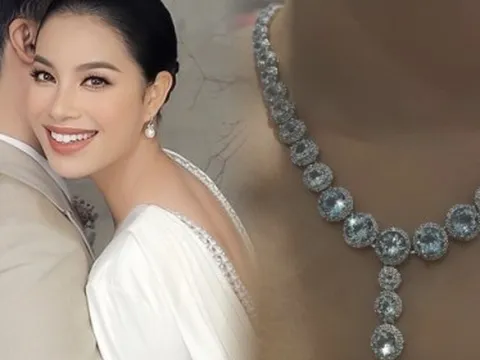 Mỗi lần Phạm Hương được chồng tặng quà là một lần cộng đồng mạng chấn động: Hết biệt thự ven sông lại đến món đồ giá trị "khủng"