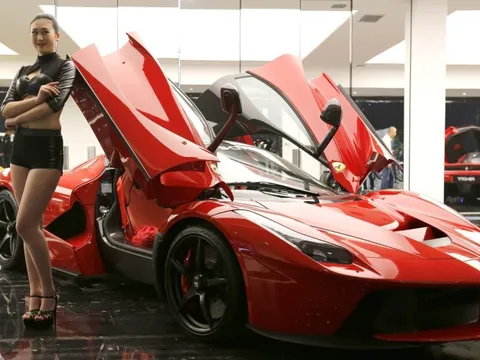 Phụ nữ tại quốc gia gần sát Việt Nam đang mua Ferrari nhiều nhất thế giới: Trung bình cứ 4 chiếc sẽ có 1 tài xế nữ