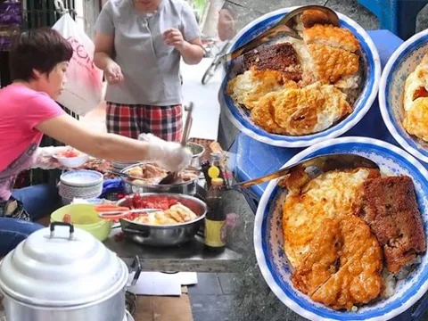 Hàng xôi sáng phố Hàng Mã: 25 năm chỉ bán cho người dậy sớm, không đi ăn ngay thì có lỗi với mùa thu