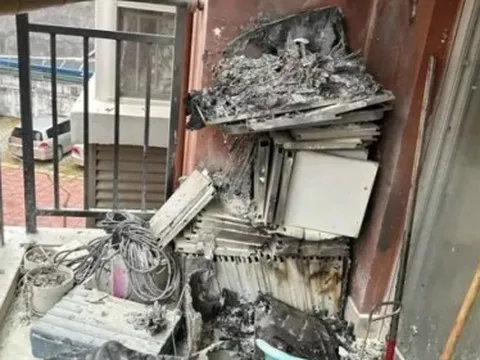 Phát hiện đám cháy ở ban công tầng 3 tòa chung cư, cậu bé cấp 1 nhanh trí vận dụng kiến thức SGK, cứu mọi người kịp thời