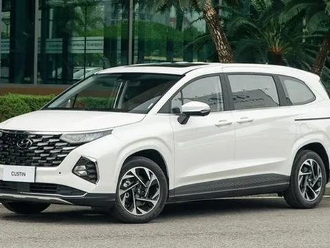 Hyundai Custin ra mắt Việt Nam: Giá từ 850 triệu rẻ nhất phân khúc, phả hơi nóng lên Carnival, lấn sân cả Innova mới