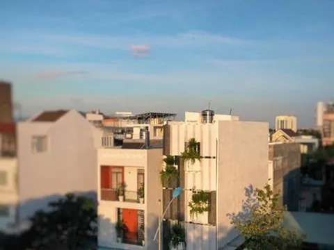 Căn nhà đặc biệt ở Ninh Thuận sử dụng lớp lam sắt ở mặt tiền
