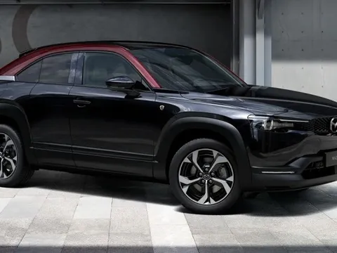 Mazda MX-30 'đập đi xây lại': Bỏ động cơ thuần điện để gắn máy hybrid, giá quy đổi từ 697 triệu đồng