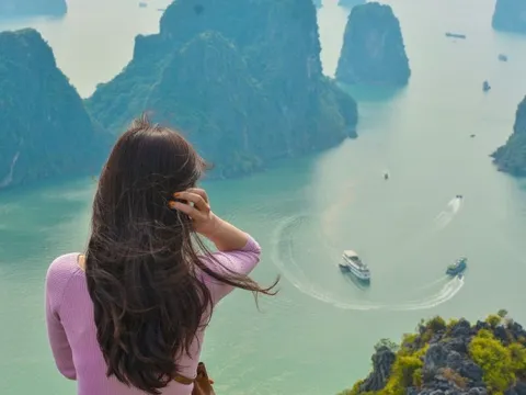 Chiêm ngưỡng vẻ đẹp diệu kỳ của Di sản thế giới vịnh Hạ Long - quần đảo Cát Bà