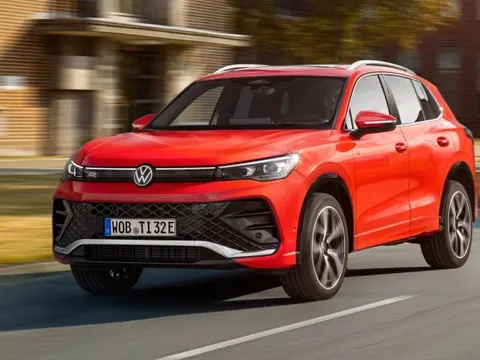 Volkswagen Tiguan 2024 ra mắt với nội thất như xe sang, chạy 100 km không cần xăng