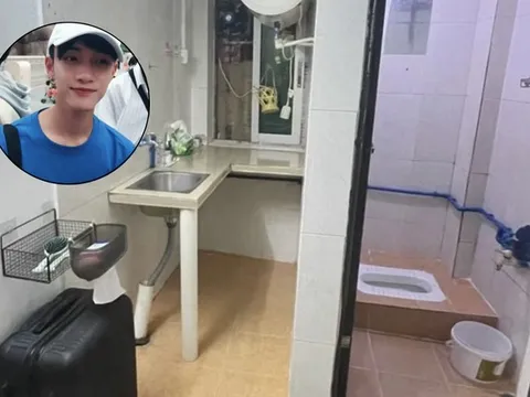 Chàng trai 25 tuổi sống trong căn nhà 6m2, nhà vệ sinh và bếp đặt kề nhau